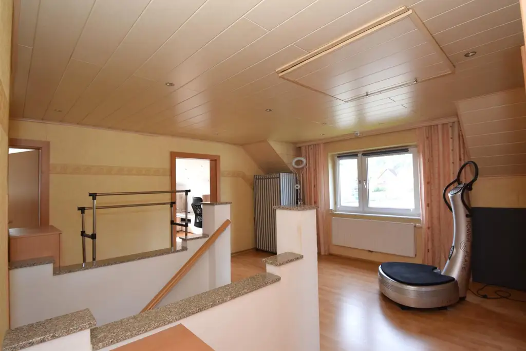 Geräumiges Haus mit Garten und Pool