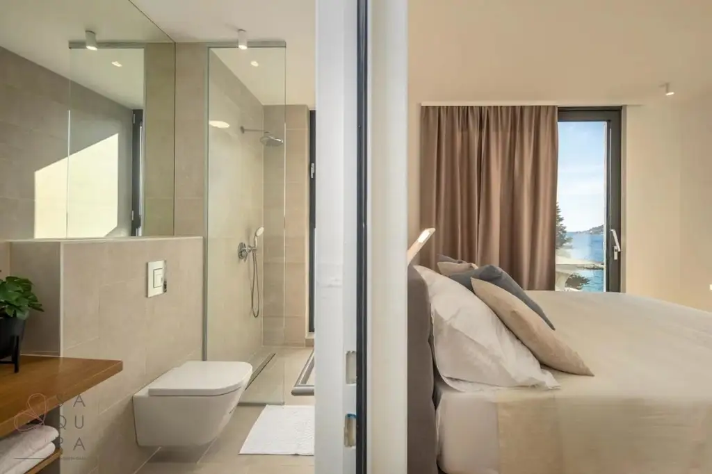 Stilvoll investieren – Exklusive Seafront-Villa auf Ugljan mit Meerblick & Vermietungspotenzial