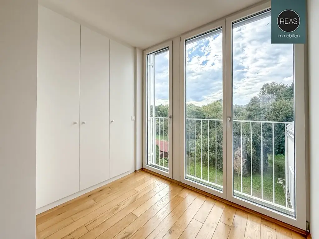 Provisionsfrei: Sehr gut ausgestattete Doppelhaushälfte mit Garten beim Theresa-Tauscher-Park! 5 Min. zum Donau Zentrum. 10 Min. zur UNO City. Parkplatz verfügbar!