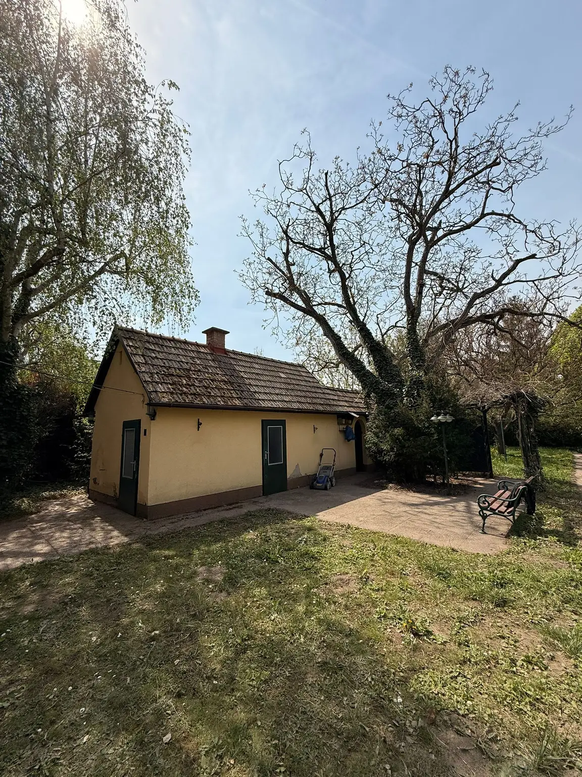 Familienhit mit Potential: Haus inkl. Keller, großer Garten u. Top-Anbindung
