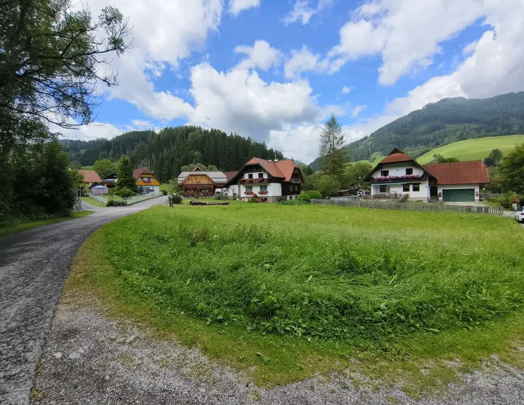 Traumhaftes Grundstück in Etmißl zu Verkaufen - Provisionsfrei für die Käufer!