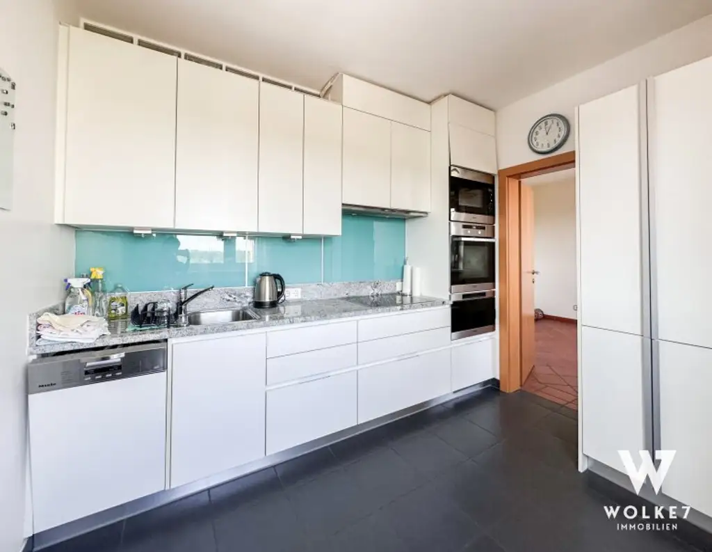 Gepflegte Neubauwohnung mit West-Balkon und Garage