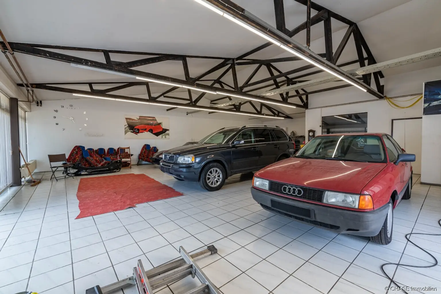 Autohaus Rechts - Ladenfläche Ansicht 1