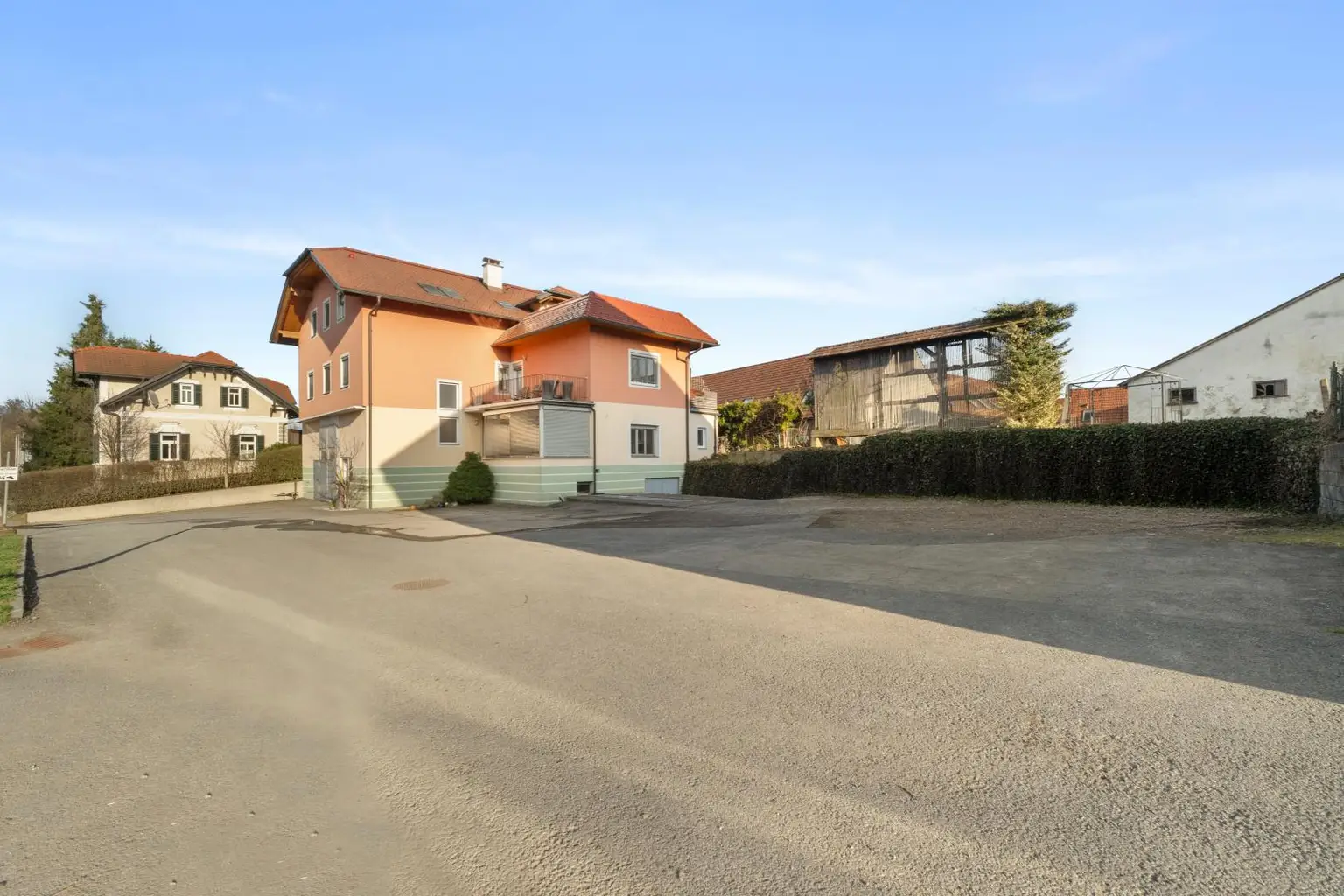 Ansicht Gesamtliegenschaft