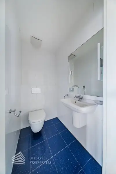 Wunderschöne 4 - Zimmer Wohnung mit Terrasse und Garten