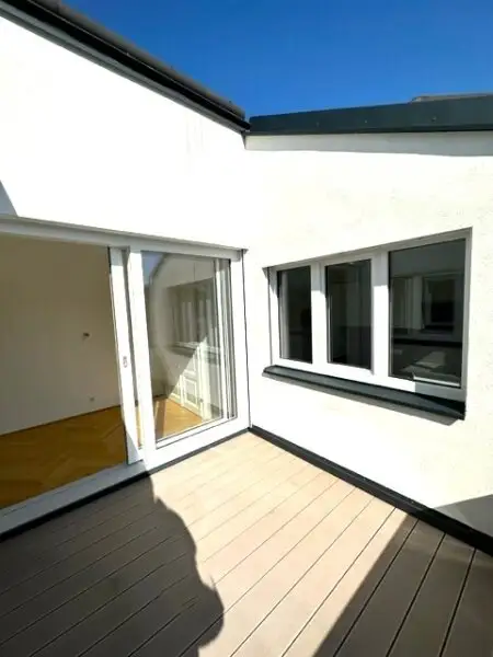 BÖRSE-NÄHE, klimatisiertes 98 m2 Dachgeschoss mit 9 m2 Terrasse, 3 Zimmer, Extraküche, 2 Bäder, Gonzagagasse