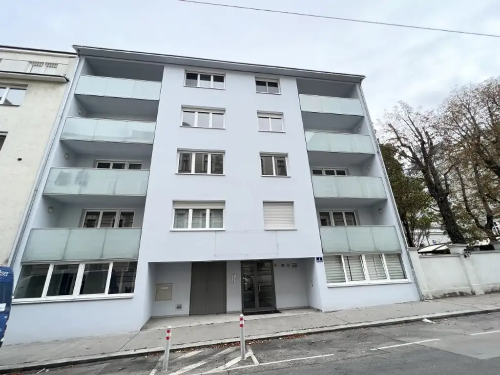 Sonnige 2-Zimmer Wohnung,  mit Loggia!