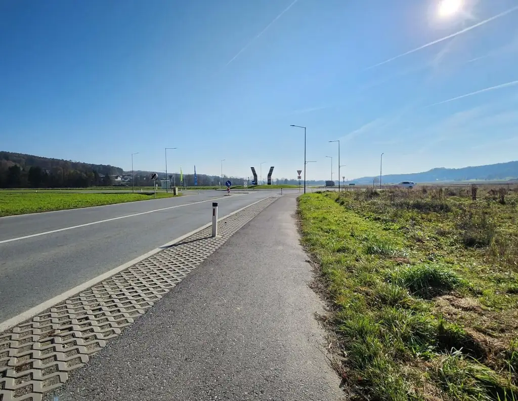 GENIALER GEWERBEGRUND IN THERMENNÄHE!
