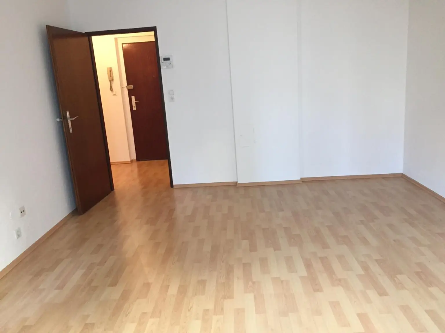 PERFEKTE SINGLEWOHNUNG/ U4 FRIEDENSBRÜCKE