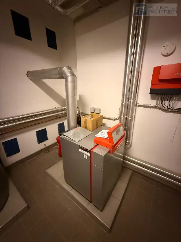 GARTENPARADIES   -  9.000 M² - 
LANDHAUS IN PARKLANDSCHAFT  
NUR 30 MINUTEN VON WIEN