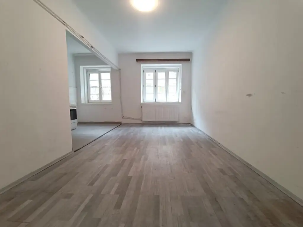 Paket für Sanierer! 3 Wohnungen + Lagerfläche zum Schnäppchenpreis - U3 Ottakring in 10 Minuten fußläufig erreichbar! Richtwertmietzins!