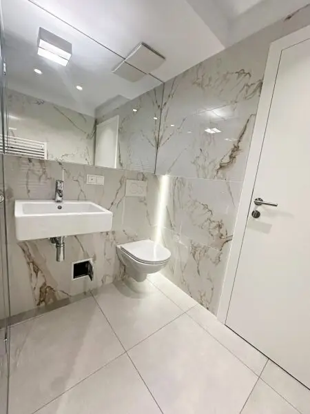 STEPHANSPLATZ-NÄHE, 27 m2 Apartment, 1 Zimmer, Kochnische, Duschbad, Parketten, 8. Liftstock, Rotenturmstraße
