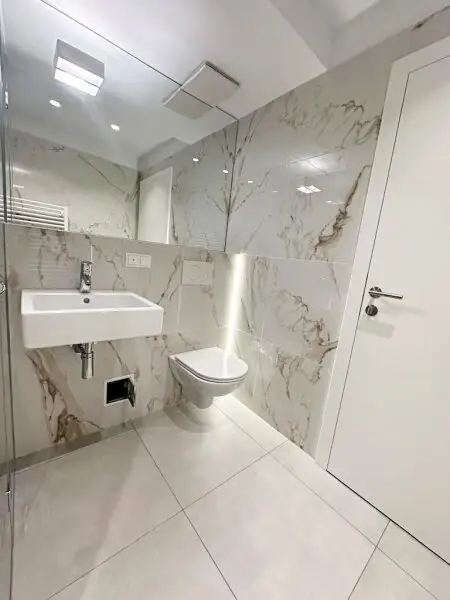 STEPHANSPLATZ-NÄHE, 27 m2 Apartment, 1 Zimmer, Kochnische, Duschbad, Parketten, 8. Liftstock, Rotenturmstraße