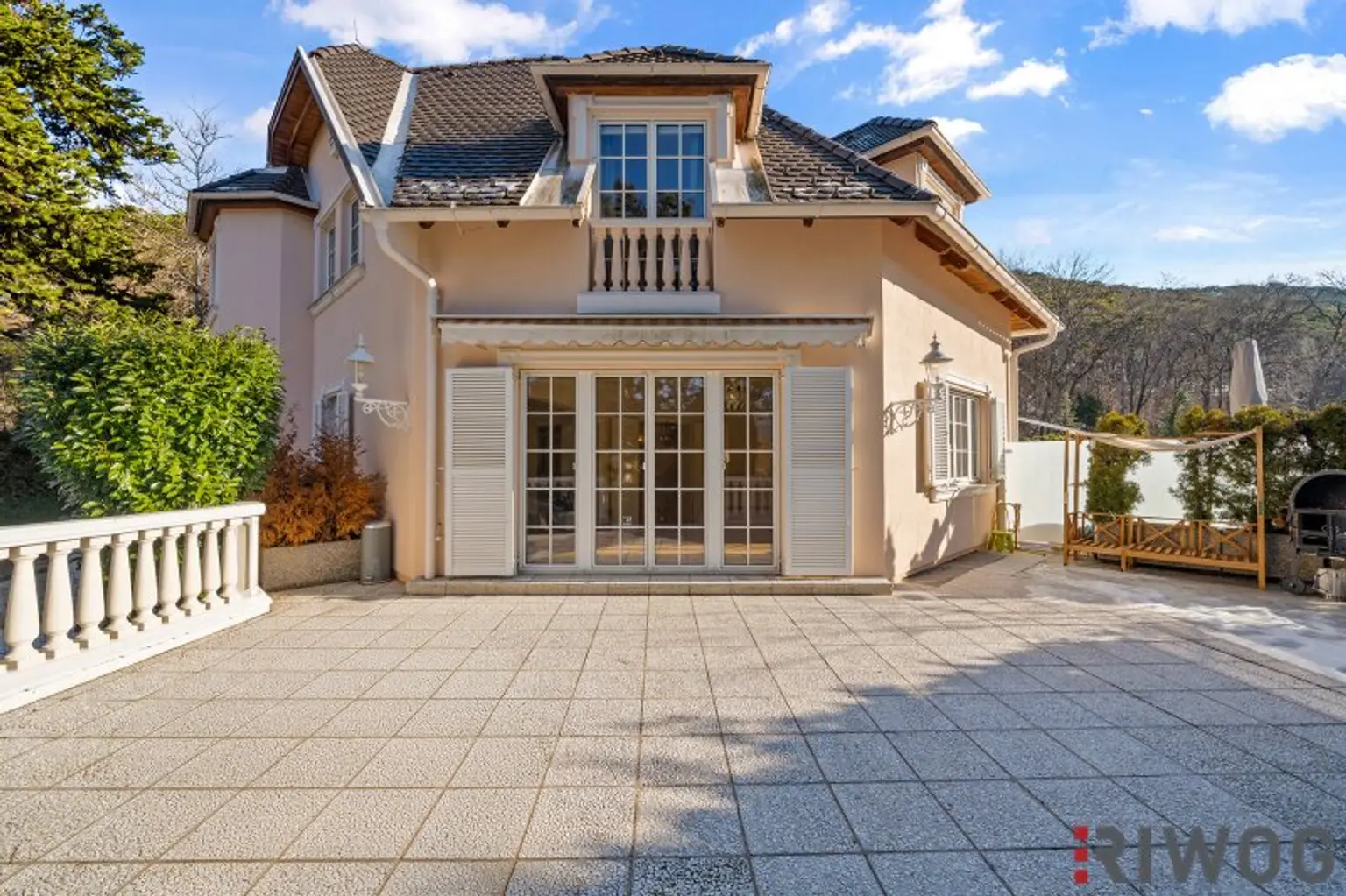 Private Estate Villa mit Fernblick | Privatwald | Virtual Tour | 4.200m2 Garten |  25 min. in den 1. Bezirk | Pool & Sauna