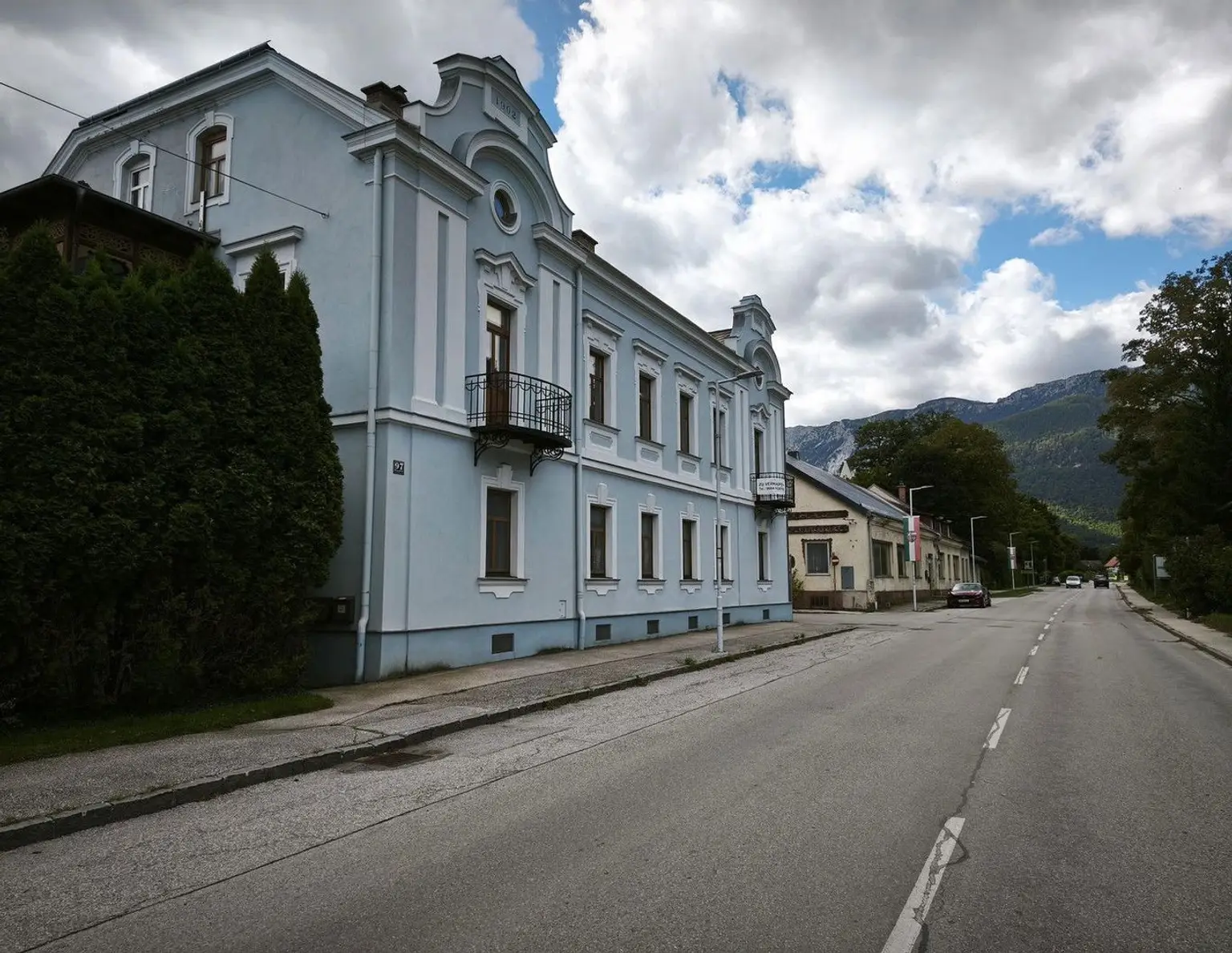 Gründerzeithaus im Herzen von Reichenau an der Rax - mit großem Entwicklungspotenzial