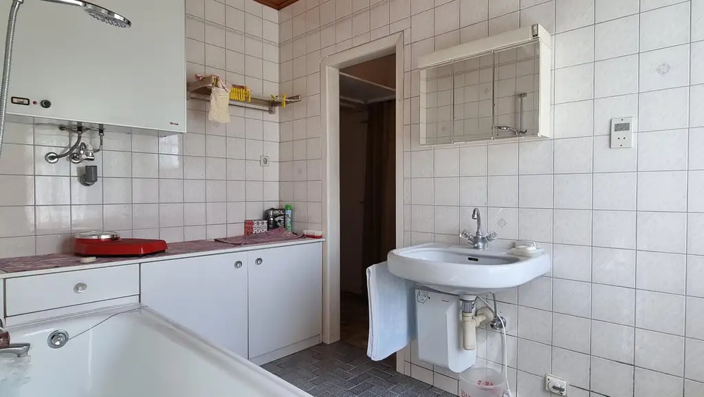 Einfamilienhaus mit großem Grundstück in idyllischer Ruhelage