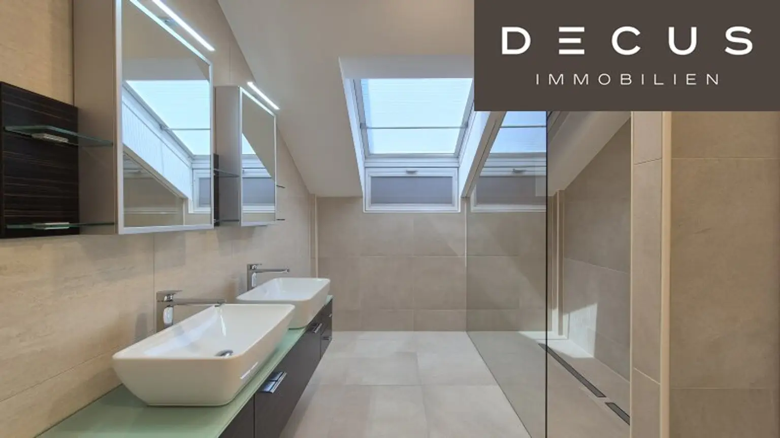 | DACHTERRASSE | ERSTBEZUG NACH SANIERUNG | 4 ZIMMER |