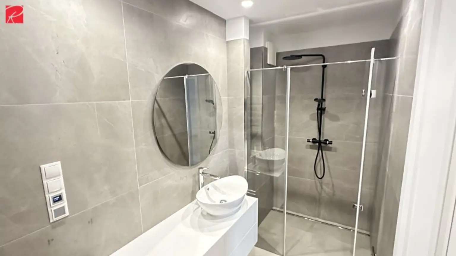 Traumhafte 2-Zimmer-Wohnung mit Loggia und Terrasse Nähe Naschmarkt