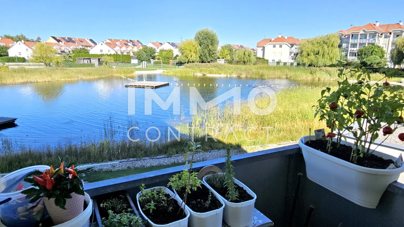 Jeden Tag Urlaubsfeeling: Exklusive 2-Zimmer-Wohnung mit großem Balkon & Seeblick