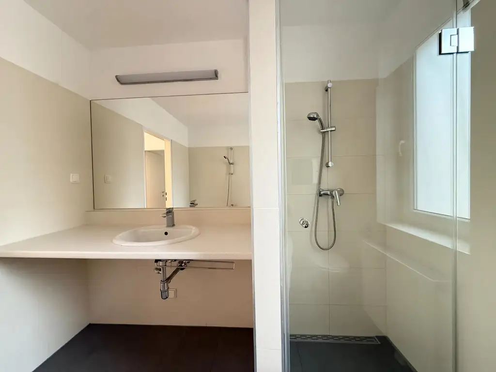 Moderne 4-Zimmer-Maisonette mit Garten
