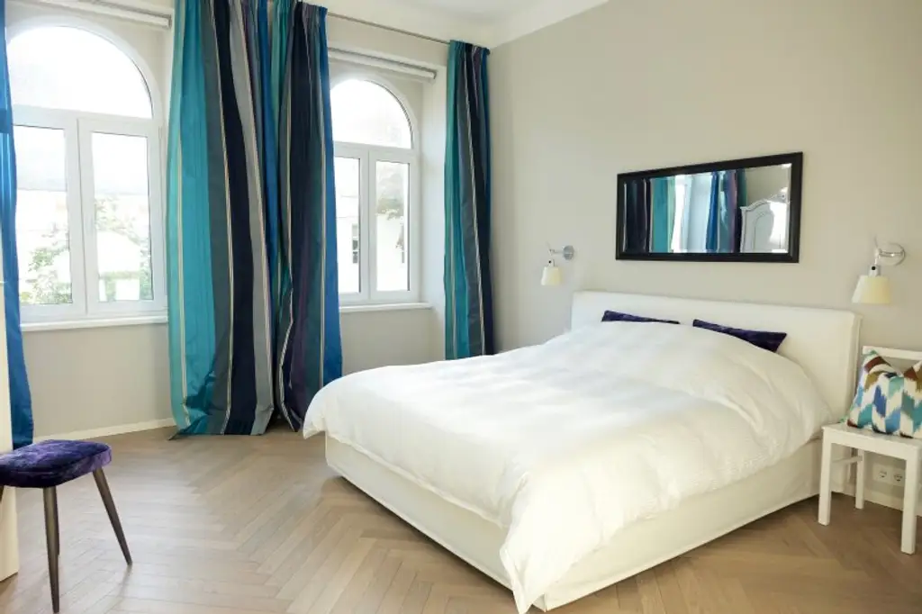 Altbau mit Terrasse und Wellness bei Schlosspark (U4)
