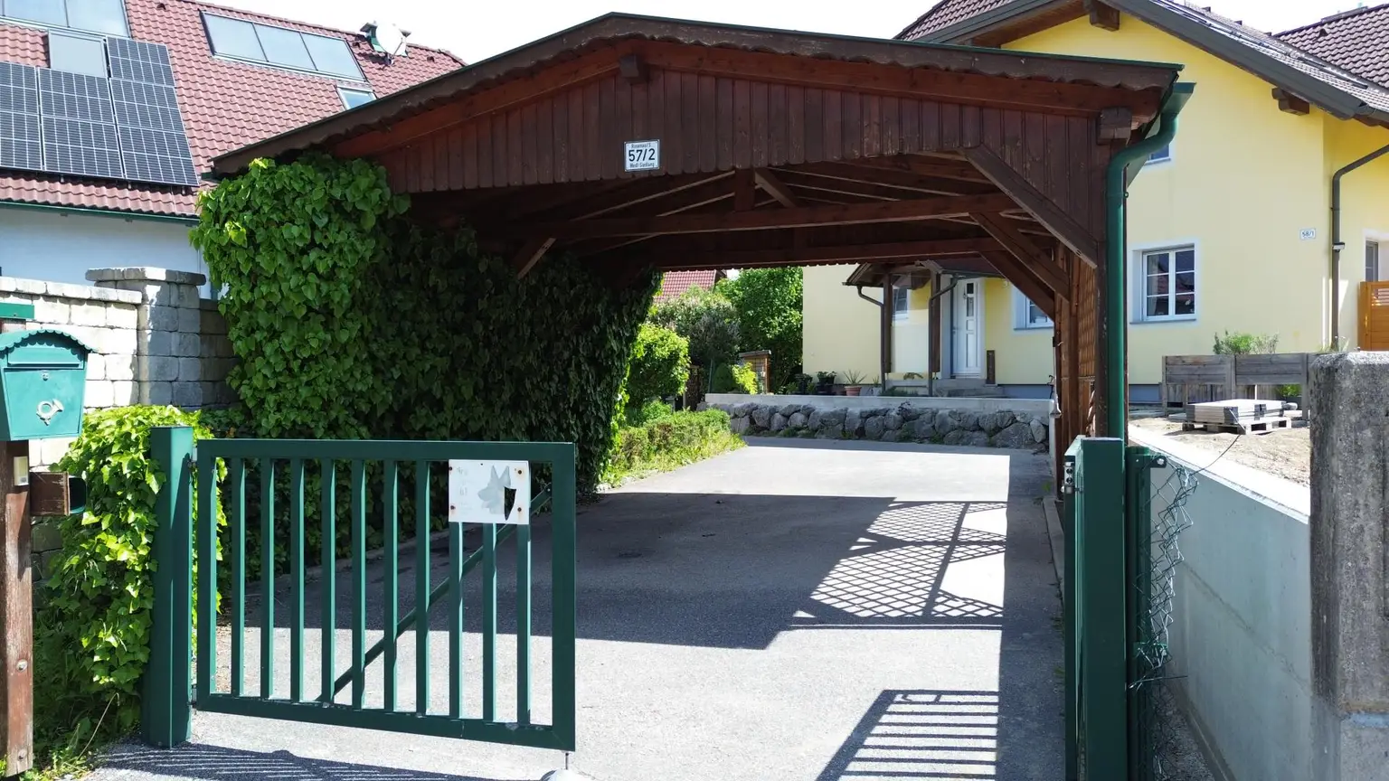 Doppelhaushälfte mit Garten & Carport - in beliebter Lage