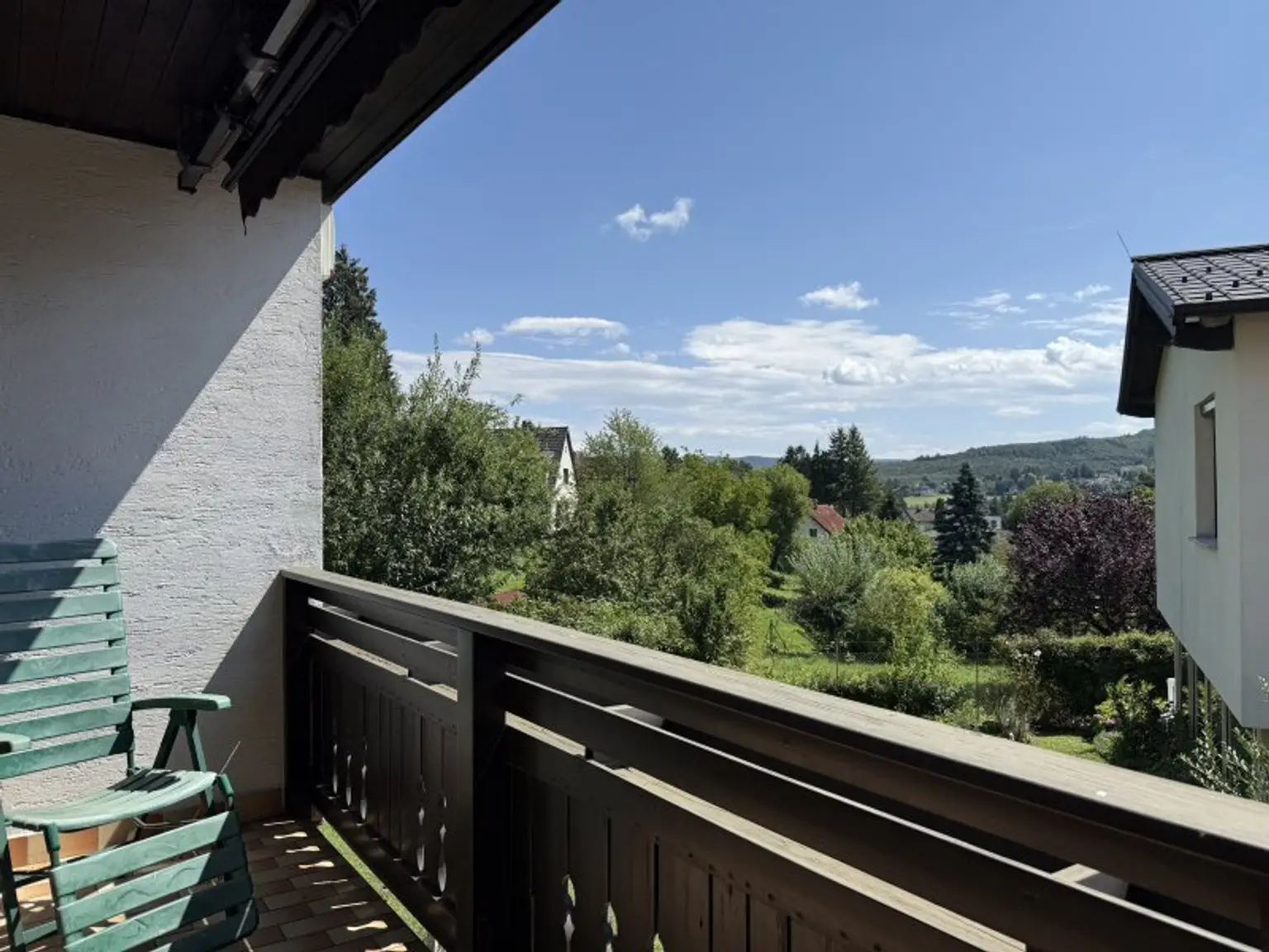 Einfamilienhaus mit Fernblick ins Grüne | Garage & Carport-Stellplatz | Südwest-Terrasse mit Sonnenschutz | Absolute Ruhelage I Voll unterkellert