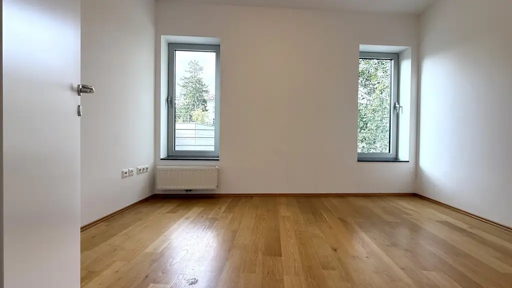 GRINZING!!! Sportliches Paar für moderne Balkonwohnung im 2.OG ohne Lift gesucht! :)