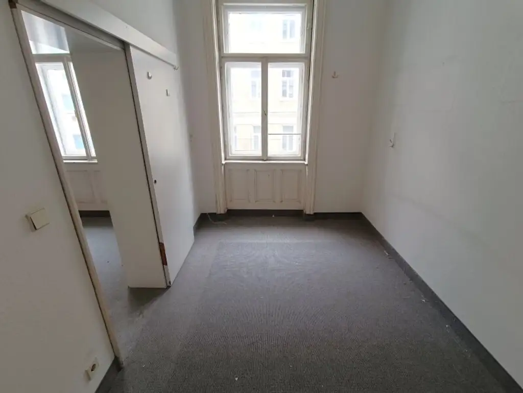 Großzügige 2,5-Zimmer Wohnung im 9. Bezirk mit viel Potential! Nähe U4 Friedensbrücke!