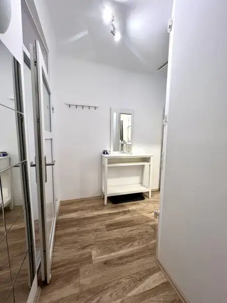 Koffer packen und einziehen!! Entzückende 2-Zimmer Wohnung in bester Lage!