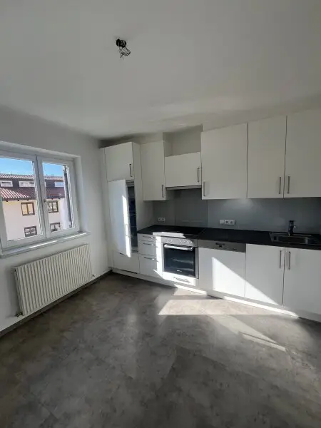 VOLDERS - Sonnige 3 Zi.-Wohnung mit Balkon und eigenem Gartenanteil zur Vermietung