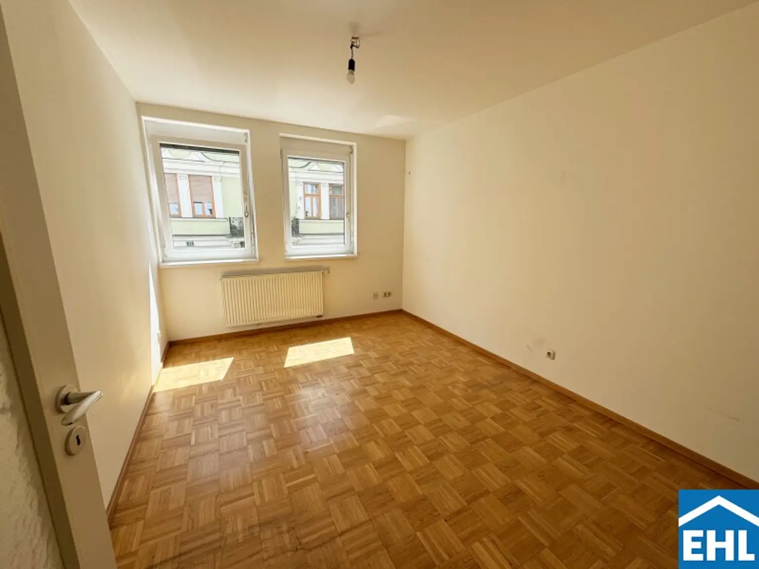 **Ab 01.10.** 2-Zimmerwohnung in Toplage!