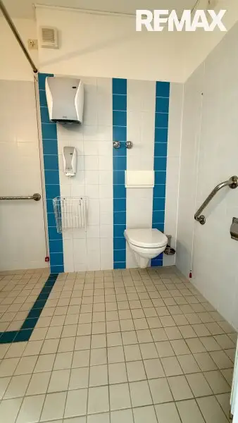 Ehemaliges Seniorenheim, gewerbliche Widmung, große Dachterrasse & 16 Garagen in Wiener Neustadt – Top Chance!