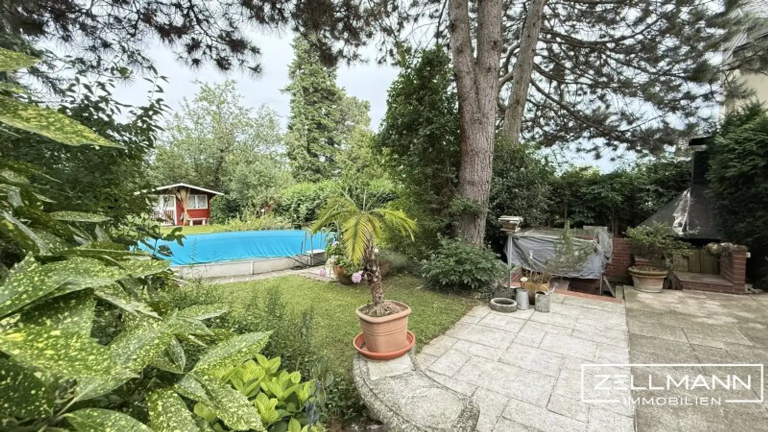 Charmantes Einfamilienhaus in Bestlage von Wien-Mauer – mit Pool, Garten und viel Privatsphäre | ZΞLLMANN IMMOBILIEN