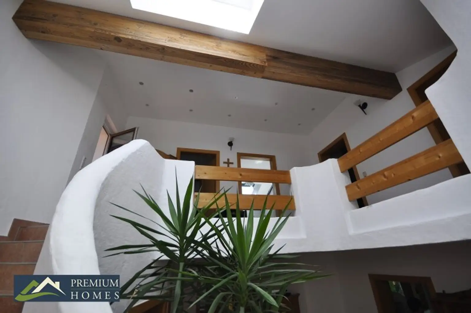 BREITENBACH am Inn - Großzügiges Einfamilienwohnhaus mit Terrasse, Balkon, Keller, Garage, zwei Carports, Garten, Gartenhaus, Geräte- und Holzschuppen