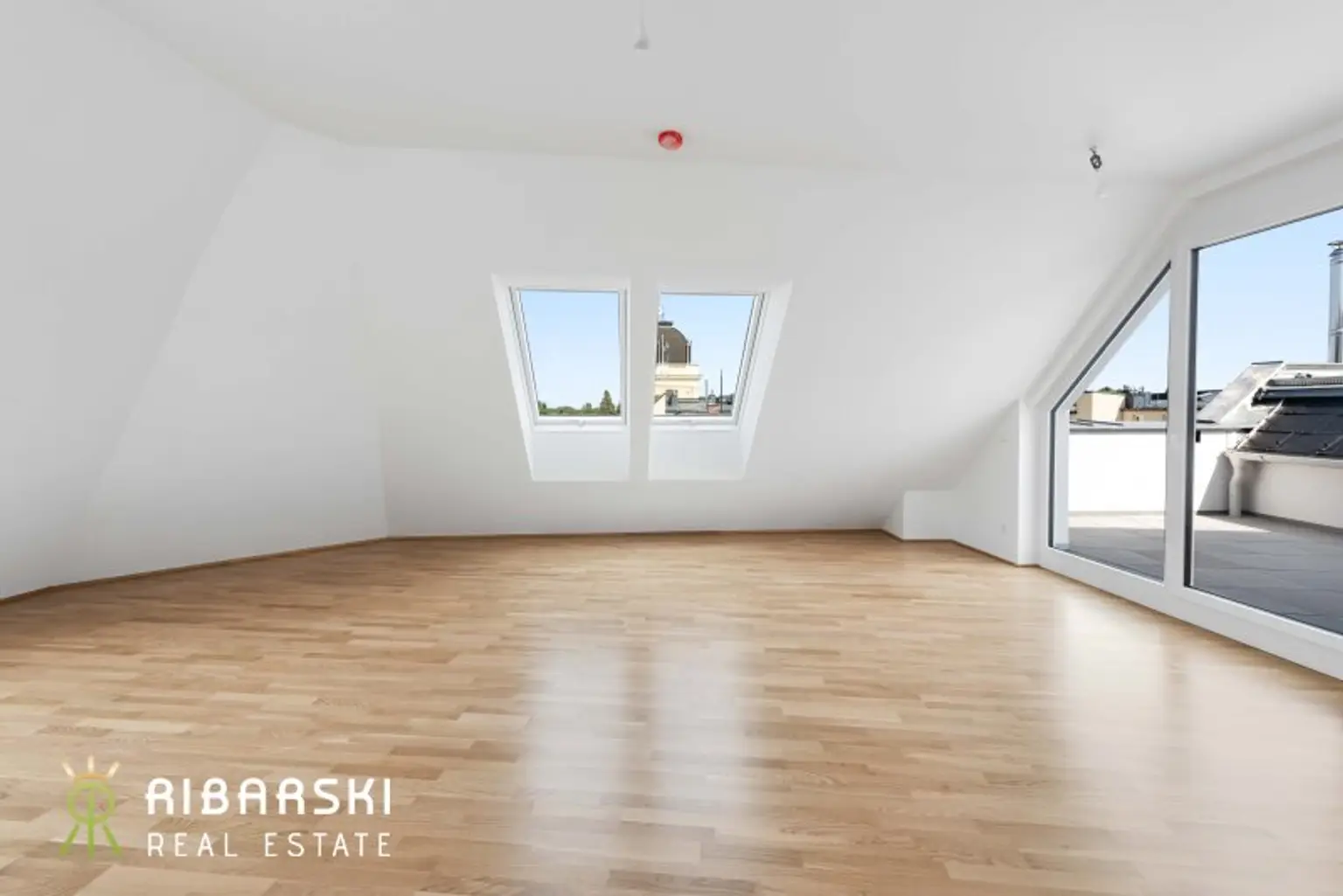 Wohnen in Verbundenheit - Charakterwohnung mit uneinsehbarer Dachterrasse - provisonsfrei, inkl. 2 TG Plätze