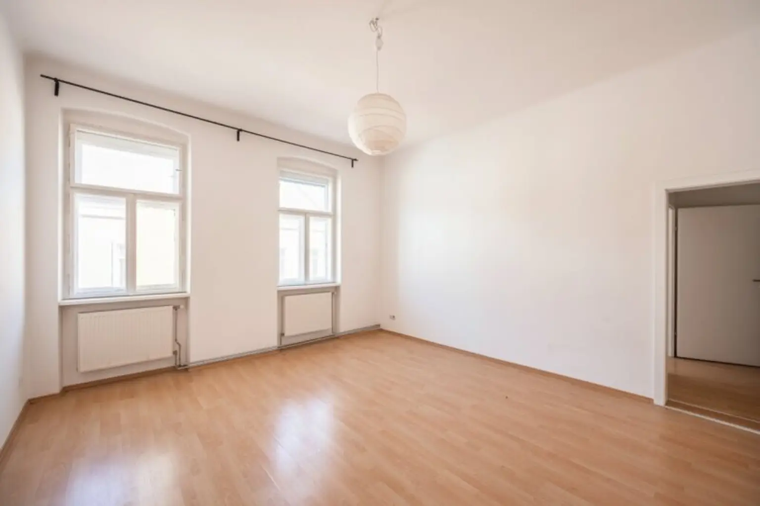 Ihre Chance: 3-Zimmer Altbau (sanierungsbedürftig) mit großem Umbaupotenzial