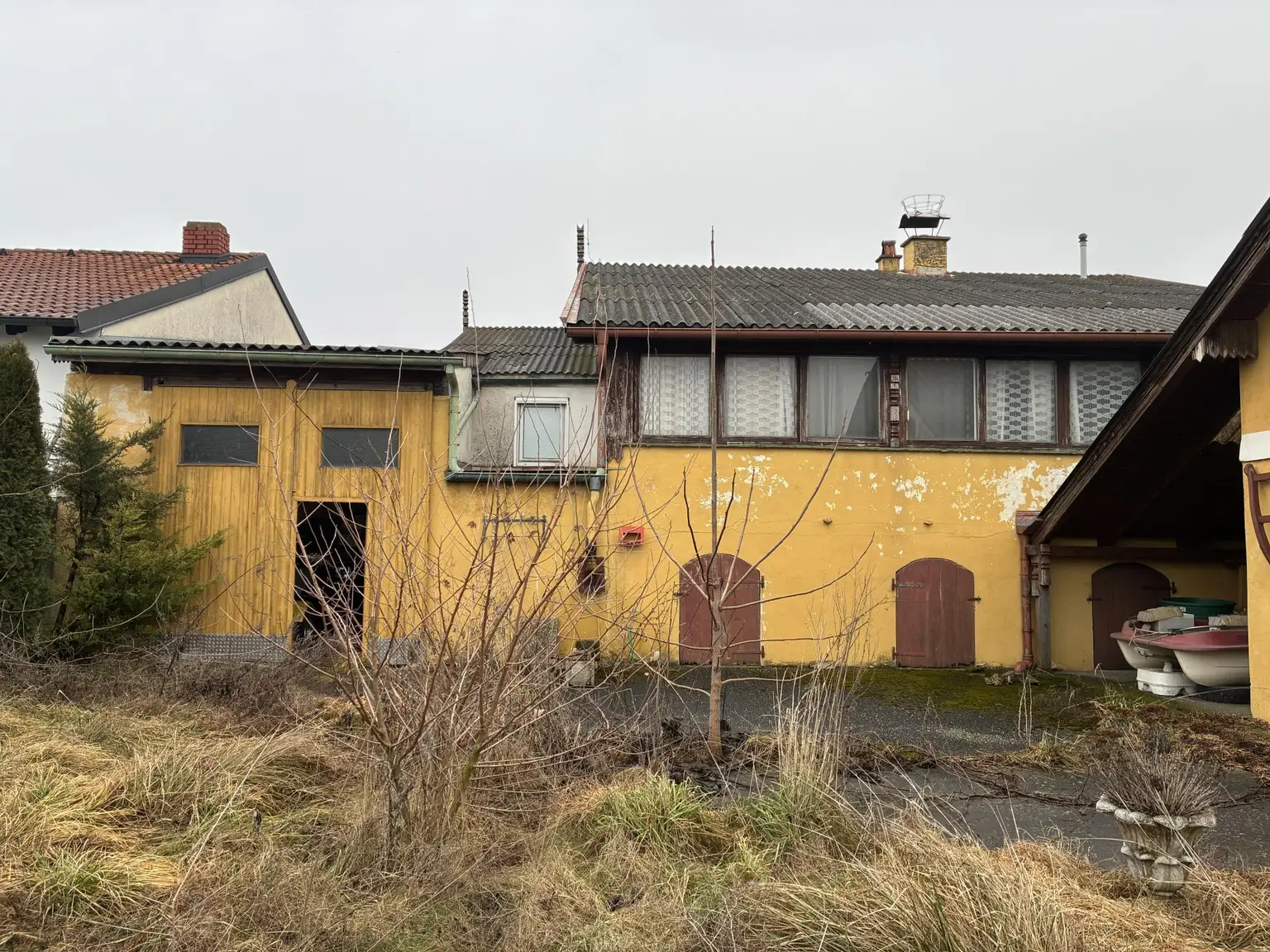 Hier lässt es sich leben...der See ruft! Solides Wohnhaus in Oggau -Bedarf Renovierung!