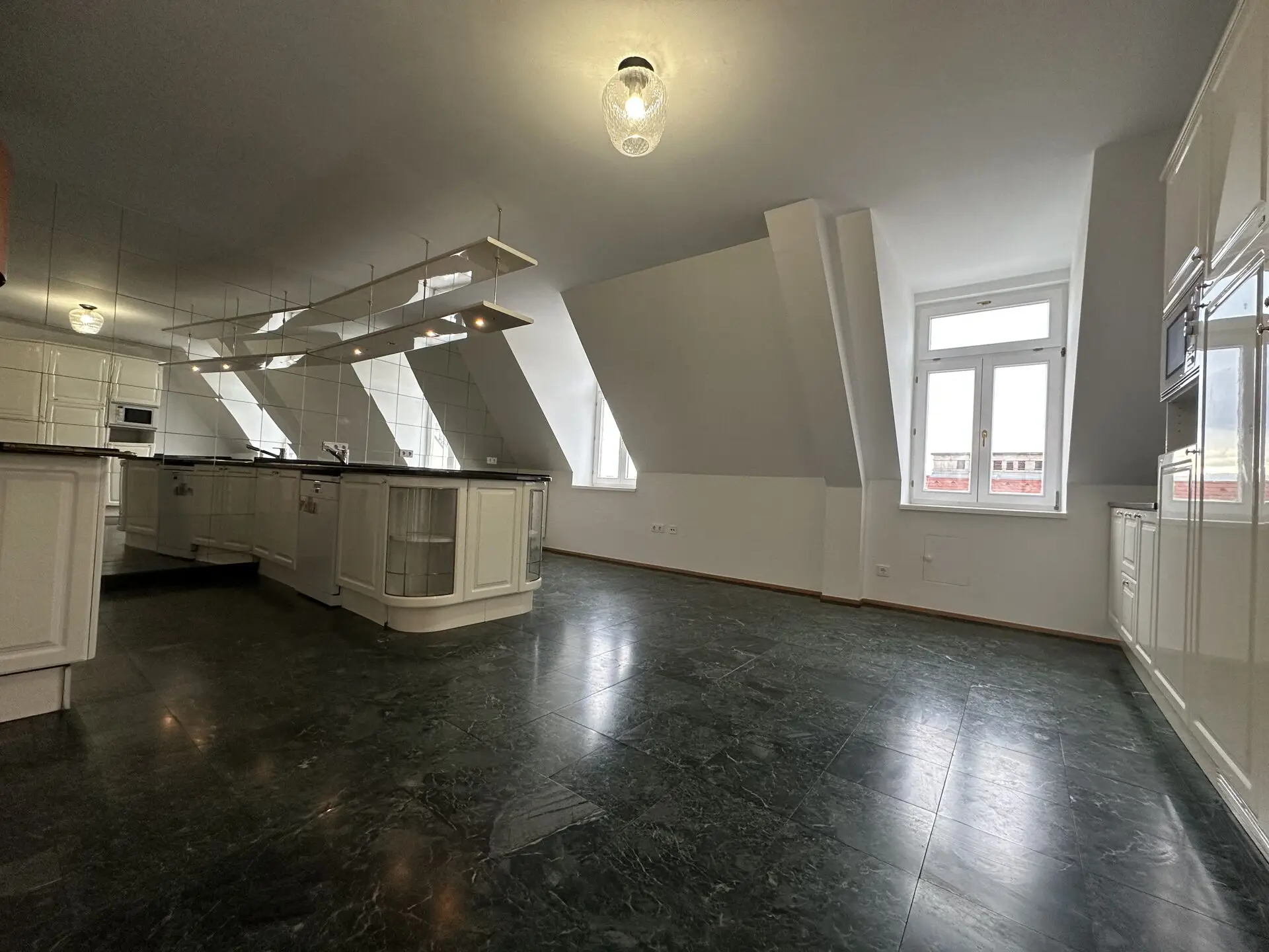 20251211_124228716_iOS