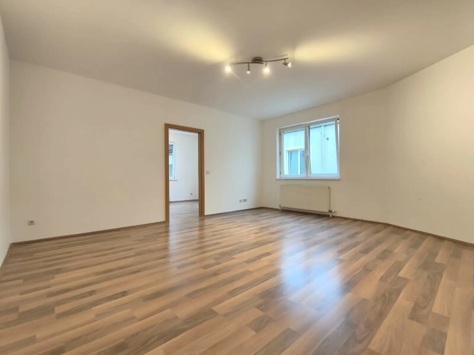 Charmante 2-Zimmer-Mietwohnung im Herzen von Hollabrunn - Fußgängerzone