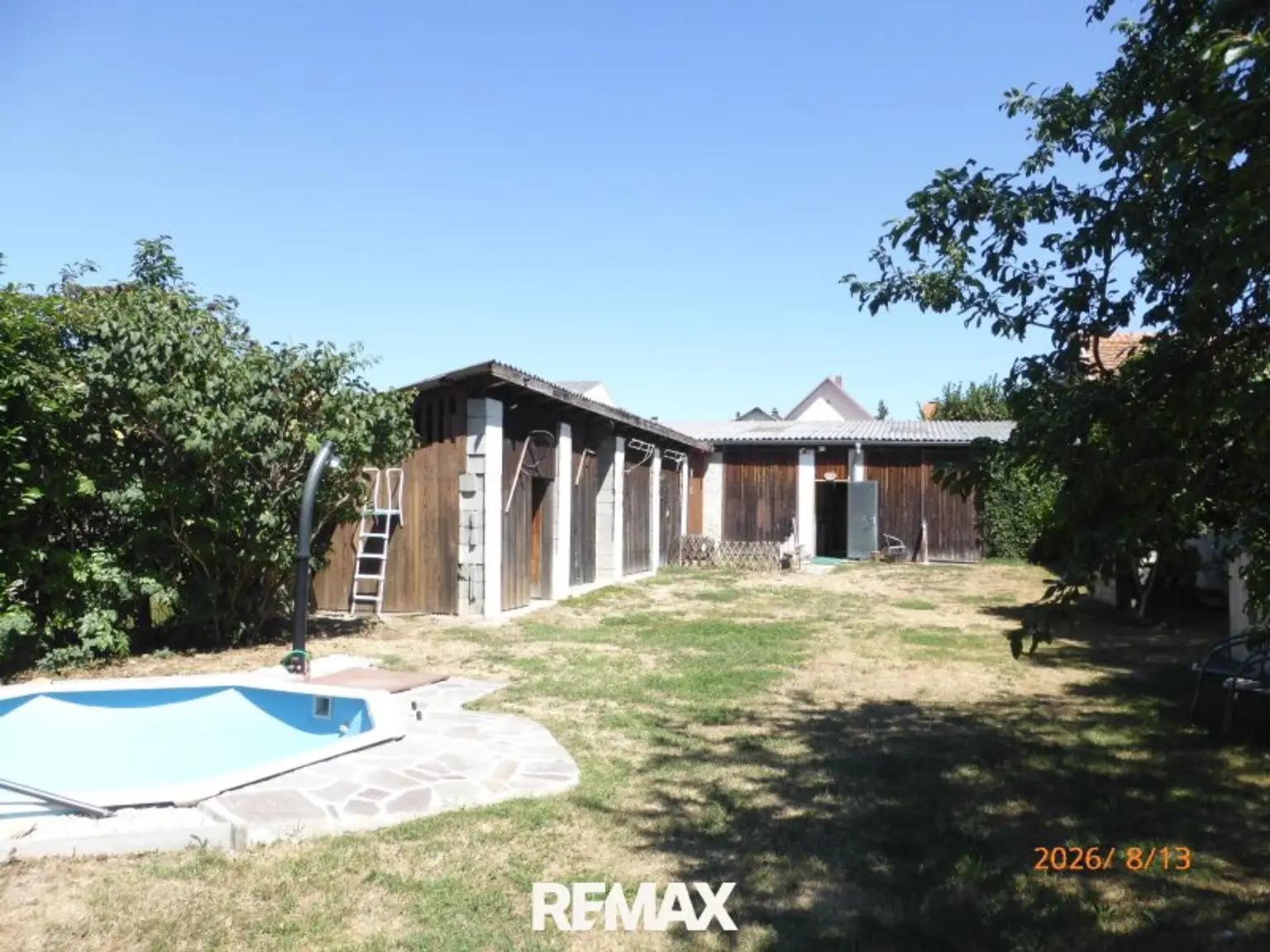 Garten mit Pool