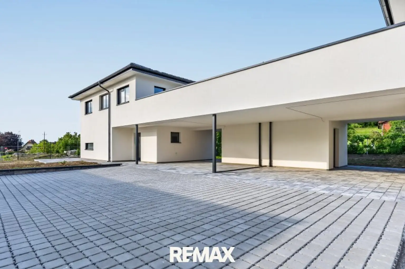 Außenansicht Carport