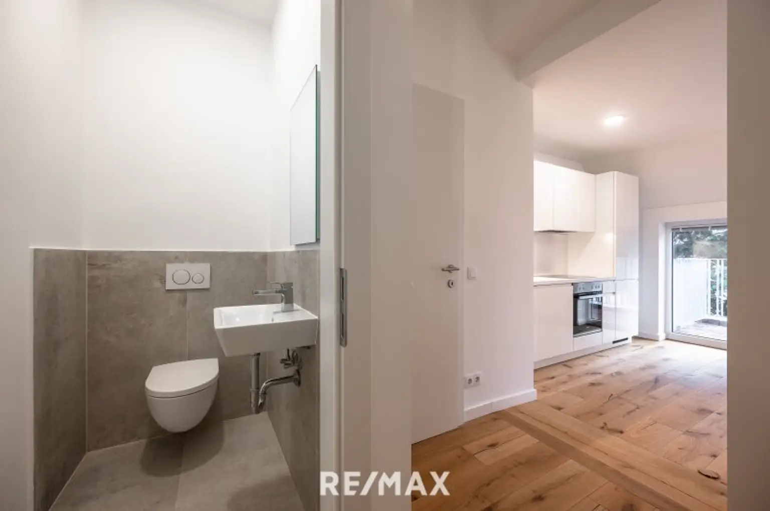 Ansicht WC und Wohnraum