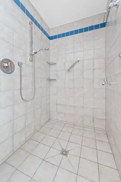Exklusives Einfamilienhaus mit Weitblick über Wien in Hagenbrunn !