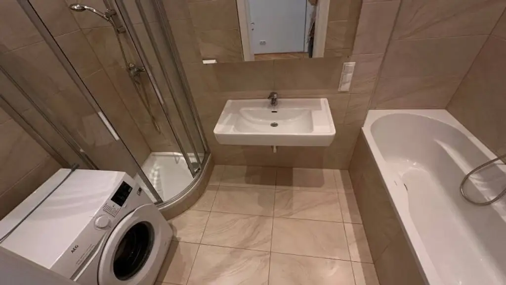 Wohnung im 1. Bezirk mit traumhaftem Ausblick & Garage