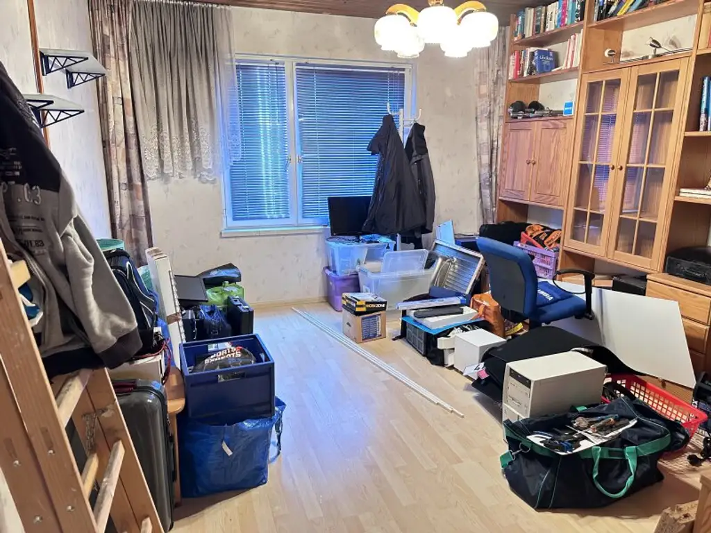 Grundstück mit Zweifamilienhaus in Ruhelage - Variable Gestaltungsmöglichkeiten vorhanden