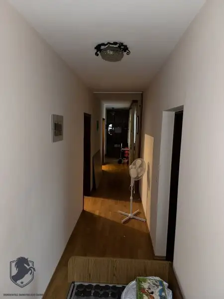 Einfamilienhaus mit Garten, Garage zu vermieten