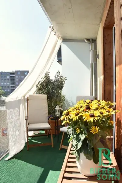 Hochwertige 4-Zimmer-Wohnung mit XL-Balkon, top Infrastruktur und Extras