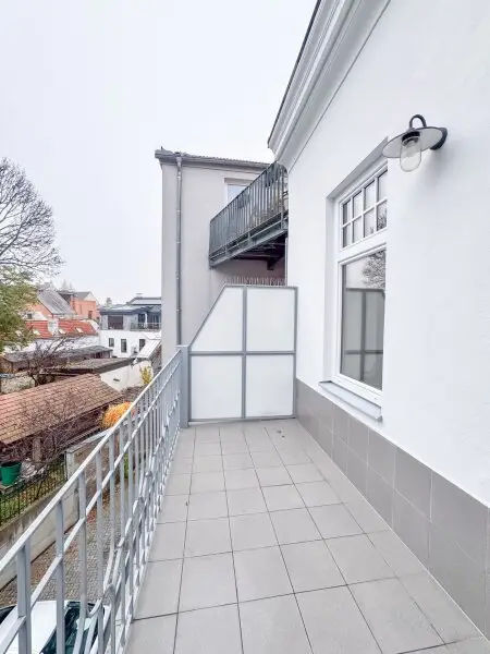 Repräsentatives Altbaubüro mit 2 Balkonen und Blick auf das Stift Klosterneuburg