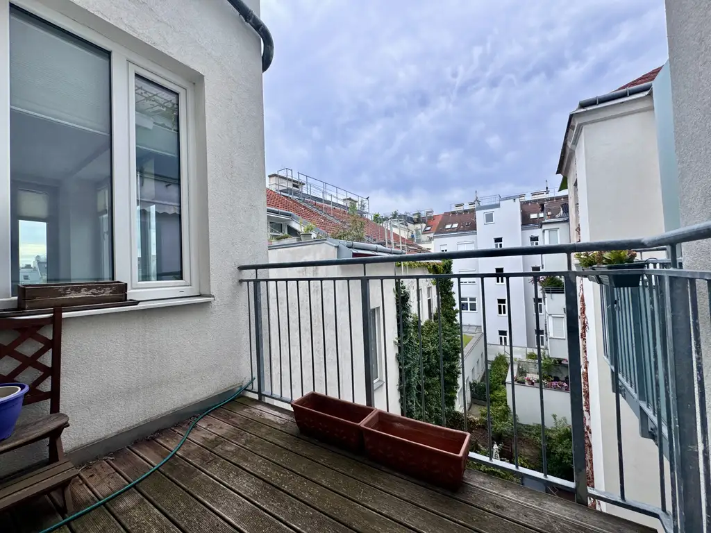GROSSZÜGIGE ALTBAUWOHNUNG MIT BALKON IN DER NÄHE VON U3-STATION